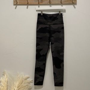 Aerie Gray Camo Leggings